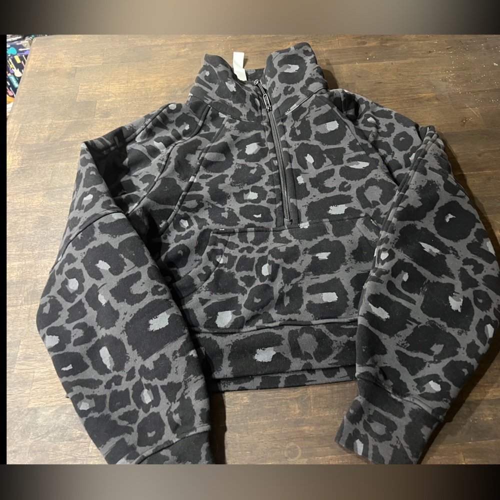 LULULEMON HALF ZIP SCUBA